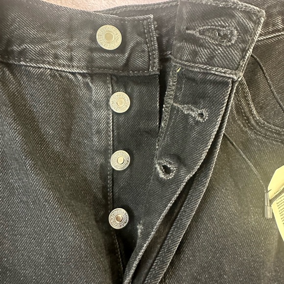 Levi’s 501 Shorts - Picture 4 of 6